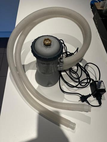 Pompe INTEX pour piscine avec deux filtres et accessoires, Enlèvement, Utilisé, Pompe