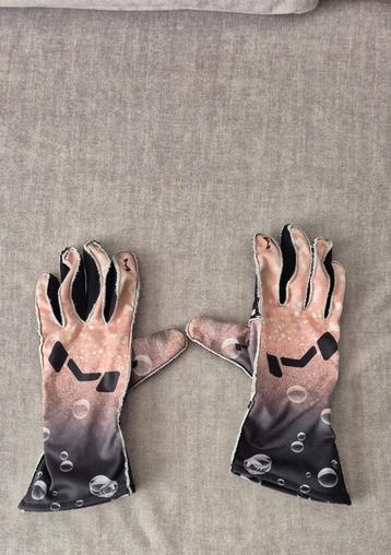 Moradness simracing gloves beschikbaar voor biedingen