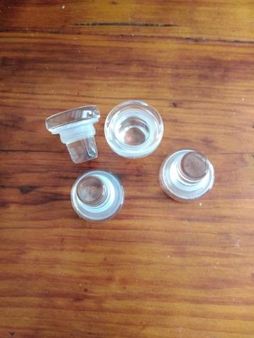 Glazen stoppen beschikbaar voor biedingen