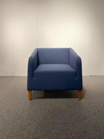 NIEUWE Donker Blauwe Zetel beschikbaar voor biedingen