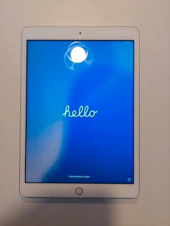 Apple Ipad 8e generatie 32Gb, Computers en Software, Apple iPads, Zo goed als nieuw, Apple iPad, Ophalen of Verzenden
