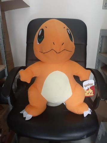 Grote charmander pluche beschikbaar voor biedingen