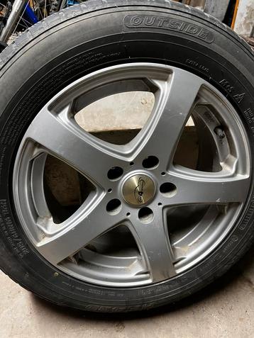 nissan juke vier winterbanden met bijpassend bouten beschikbaar voor biedingen