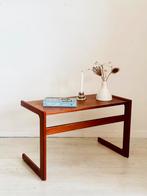 Table d'appoint vintage en teck du milieu du siècle, 1960, Enlèvement, Comme neuf