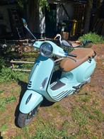 Vespa Primavera 50cc (45km/u), Fietsen en Brommers, Ophalen, Zo goed als nieuw
