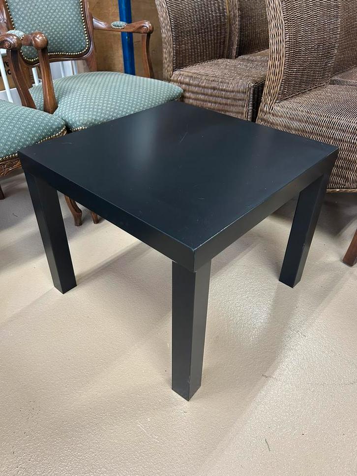 Klein zwart IKEA tafeltje – 55 x 55 x 45 cm, Huis en Inrichting, Tafels | Bijzettafels, Gebruikt, Vierkant, 45 tot 60 cm, Ophalen