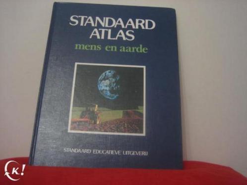 Standaard atlas mens en aarde, Boeken, Atlassen en Landkaarten, Zo goed als nieuw, Ophalen of Verzenden