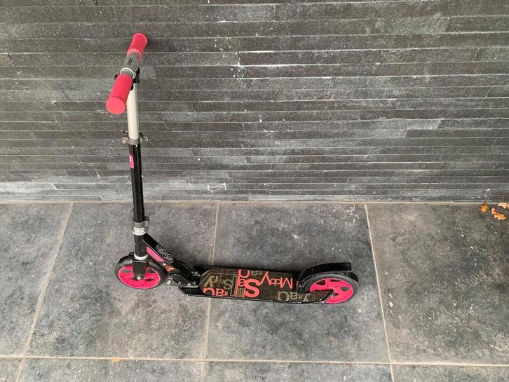Roze opvouwbare scooter, Fietsen en Brommers, Steps, Gebruikt, Gewone step, Ophalen