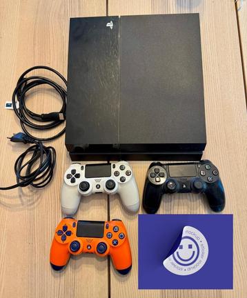 PS4 500GB met 11 games en 3 controllers in goede staat beschikbaar voor biedingen