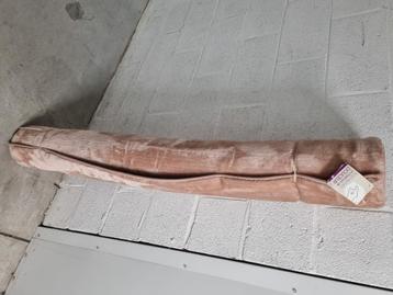 Extra zacht poederroze vloerkleed beschikbaar voor biedingen