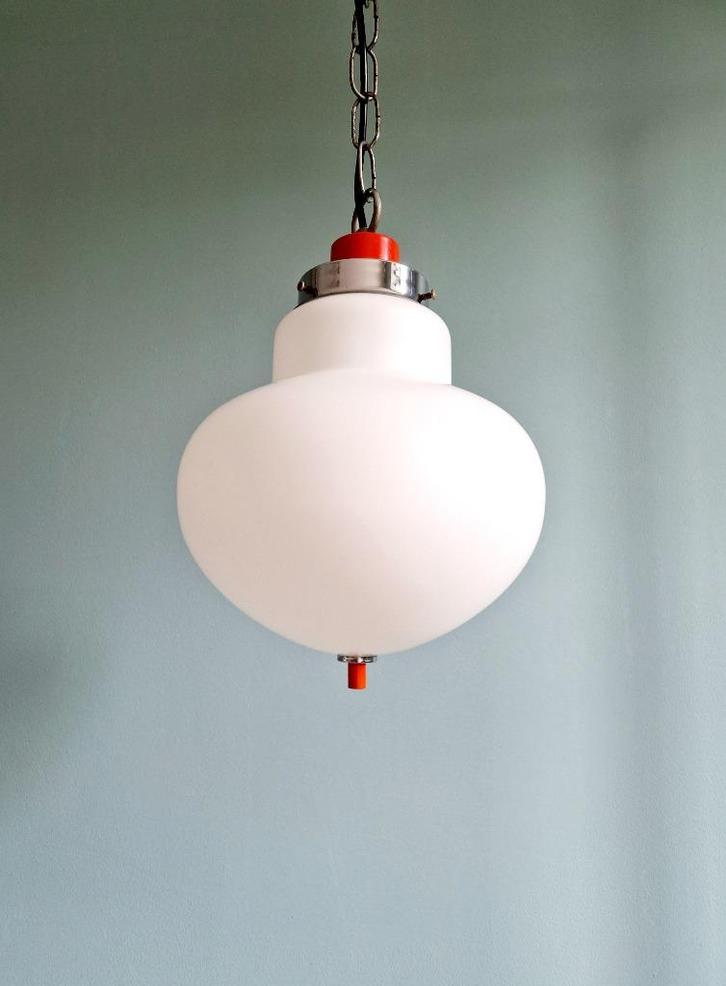 Suspension Space Age en opaline blanche, Massive, 1970, Antiquités & Art, Antiquités | Éclairage, Enlèvement ou Envoi