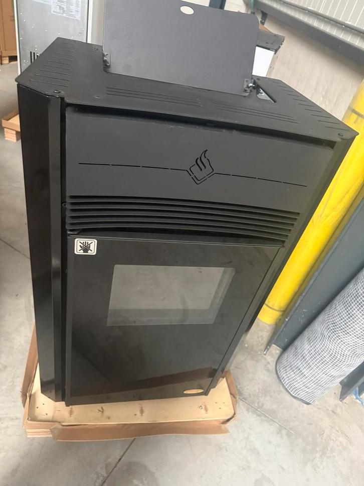Pelletkachels NIEUW 13KW & 15Kw  NIEUW OP = OP, Maison & Meubles, Poêles, Neuf, Autoportant, Poêle à granulés, Autres carburants