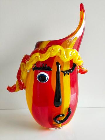 Vase style visage picasso beschikbaar voor biedingen