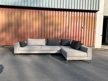 NIEUWSTAAT Design on Stock Aikon Lounge Hoekbank ~ NP: €8000 beschikbaar voor biedingen