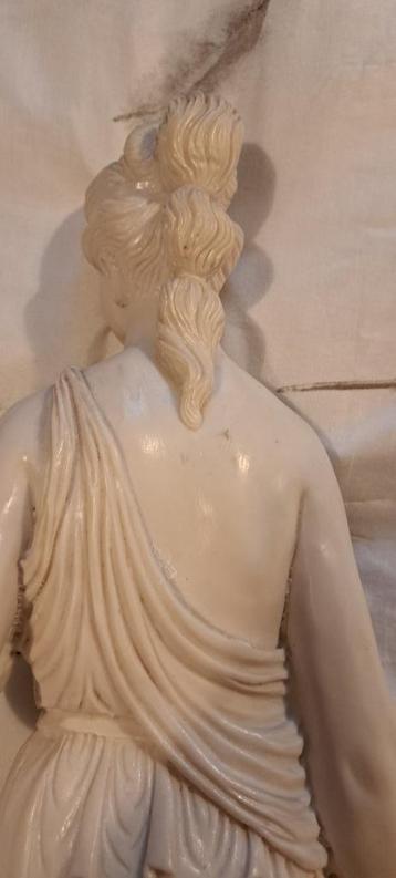 jeugd vrouwelijk Grieks Romeins standbeeld made in italy