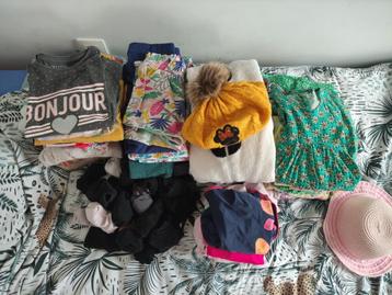 Vêtements fille 8 ans  beschikbaar voor biedingen