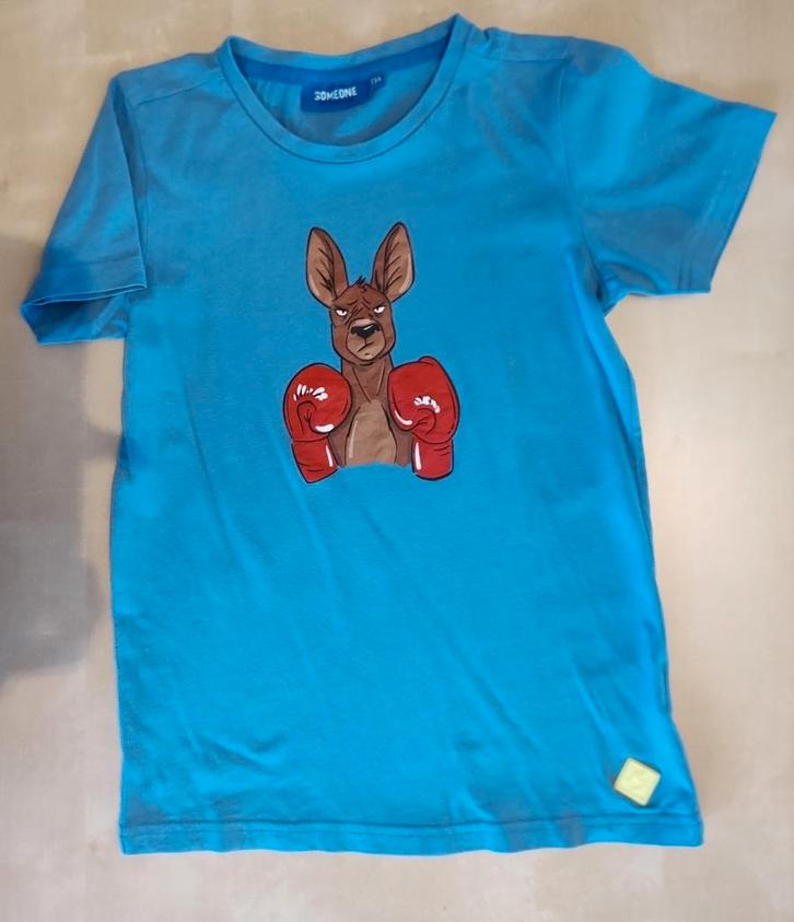 Mooie lichtblauwe t-shirt Someone kangoeroe, maat 134, Enfants & Bébés, Vêtements enfant | Taille 134, Comme neuf, Garçon, Chemise ou À manches longues