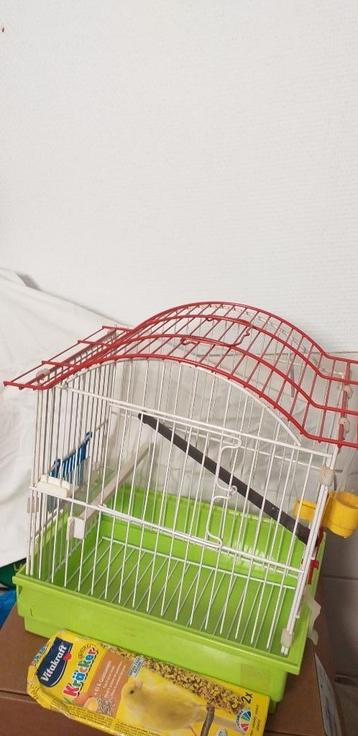 Kooien 32 cm x 26 cm x 18 cm beschikbaar voor biedingen