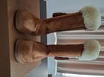 UGG laarzen maat 40, Kleding | Dames, Schoenen, Ophalen, Hoge laarzen, Beige, Zo goed als nieuw