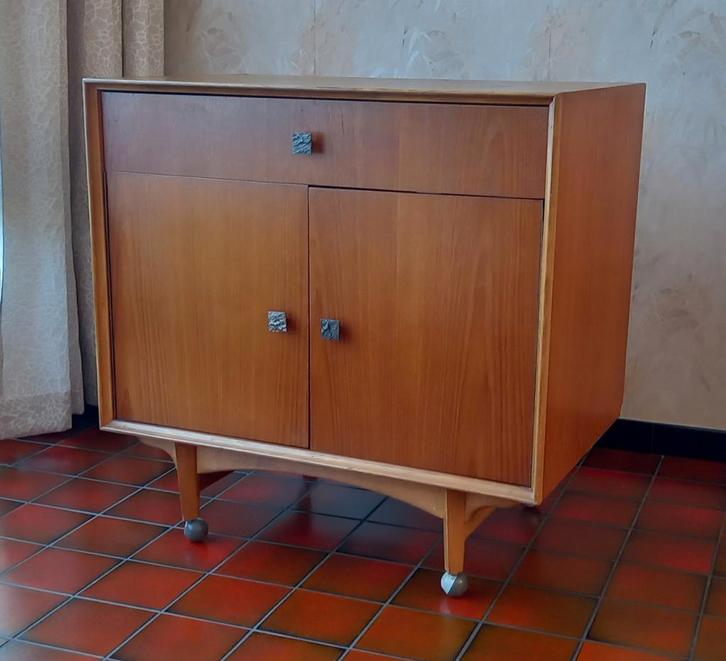 Vintage dressoirkast Oswald Vermaercke V-form 1960's, Huis en Inrichting, Woonaccessoires | Overige, Ophalen