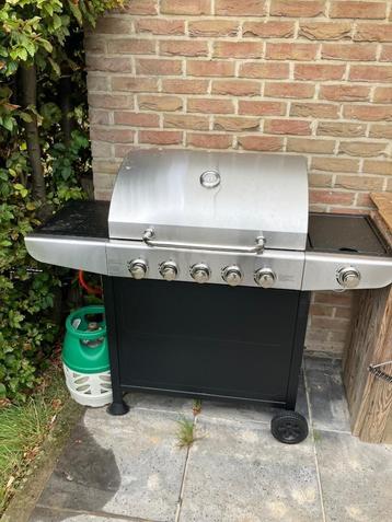 Gas BBQ en Gasfles beschikbaar voor biedingen
