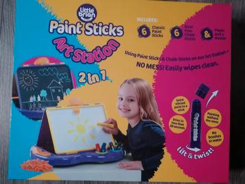 Paint sticks Art station beschikbaar voor biedingen