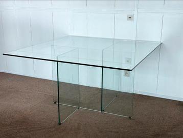 Vintage Glass Diningtable beschikbaar voor biedingen