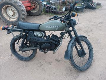 4 ancêtres mobylettes  beschikbaar voor biedingen