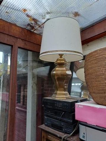 Grote lampedaer beschikbaar voor biedingen