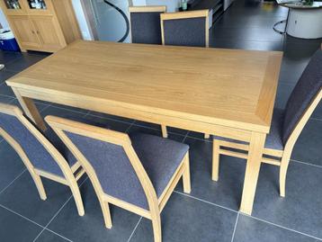 Table à manger + 6 chaises en chêne massif beschikbaar voor biedingen