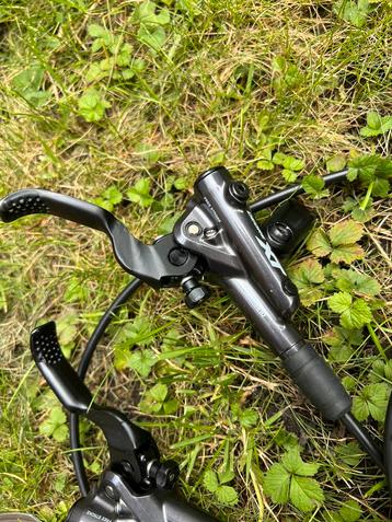 Nieuwe Shimano XT trail/enduro-remmen met dubbele zuiger! beschikbaar voor biedingen