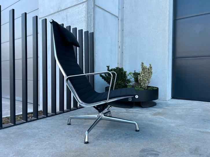 Vitra Eames EA124 zwarte fauteuil, Maison & Meubles, Fauteuils, Comme neuf, Métal, Tissus, Enlèvement ou Envoi