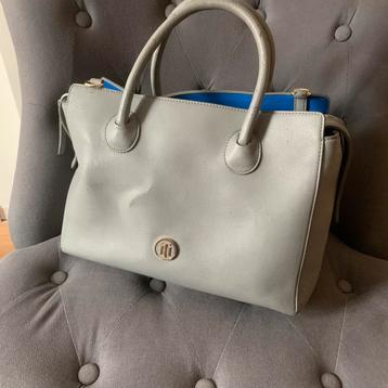 Tommy Hilfiger grijze en elektrische blauwe leren tas TH beschikbaar voor biedingen