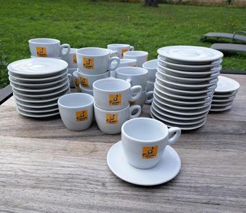 25 koffietassen met schoteltje Filicori beschikbaar voor biedingen