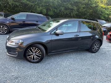 VW Golf 1.6TDI Euro6 Navigatie Airconditioning*Nieuwe distri beschikbaar voor biedingen