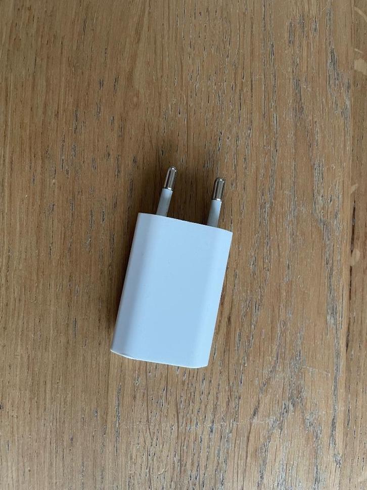 Genuine Apple 5W USB Power Adapter, Telecommunicatie, Mobiele telefoons | Telefoon-opladers, Zo goed als nieuw, Apple iPhone, Ophalen of Verzenden