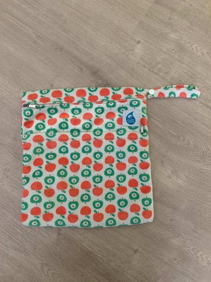 ♫ Cheeky wipes wet/dry bag apple, Enfants & Bébés, Bains & Soins, Comme neuf, Enlèvement ou Envoi