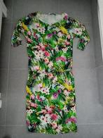 Numoco : gebloemd afslankende jurk tropical print kleed , M, Vêtements | Femmes, Robes, Taille 38/40 (M), Enlèvement ou Envoi