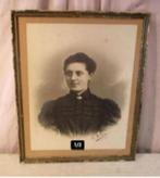 Mooi Grote Antieke Foto van een Vrouw - 1904 - gesigneerd, Verzamelen, Foto's en Prenten, Gebruikt, Ophalen of Verzenden, Foto