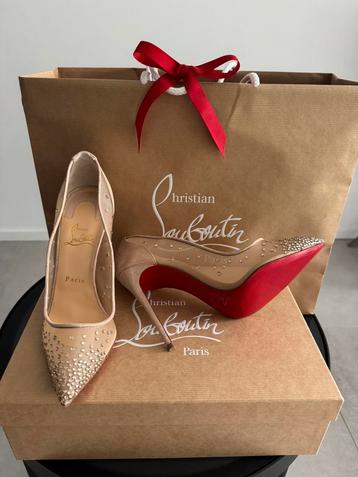 Louboutin Follies Strass beschikbaar voor biedingen