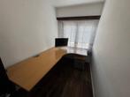 Ruim hoekbureau in hout – verstelbaar, Aankleding binnen, Ophalen, Gebruikt, Bureau