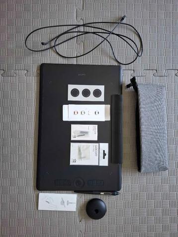 Wacom tekentablet - Wacom Intuos Pro beschikbaar voor biedingen