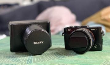 Sony RX1R 24.3 MP Full Frame 35mm f/2 met lederen hoes beschikbaar voor biedingen