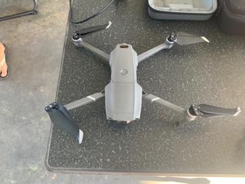 DJI mavic 2 zoom avec beaucoup d’accessoires, Enlèvement, Comme neuf, Drone avec caméra