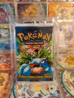 HEAVY base set Venusaur booster te koop!!, Hobby en Vrije tijd, Verzamelkaartspellen | Pokémon, Ophalen of Verzenden, Nieuw, Booster