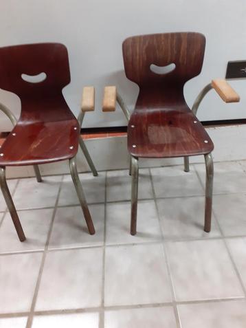 Kinderstoeltjes  beschikbaar voor biedingen