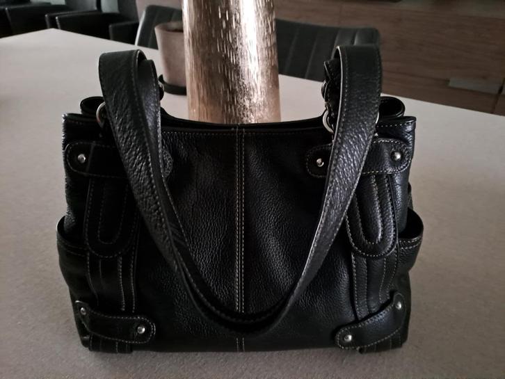 Zwarte lederen schoudertas, Handtassen en Accessoires, Tassen | Schoudertassen, Zo goed als nieuw, Zwart, Leer, Ophalen of Verzenden