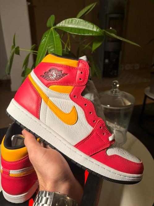 Jordan 1 Light Fusion Rood 43, Kleding | Heren, Schoenen, Zo goed als nieuw, Sneakers, Overige kleuren, Ophalen of Verzenden