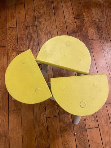 Tabouret en bois  beschikbaar voor biedingen