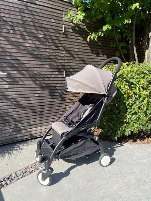 Babyzen Yoyo buggy in verzorgde staat, Kinderen en Baby's, Buggy's, Zo goed als nieuw, Overige merken, Regenhoes, Verstelbare rugleuning